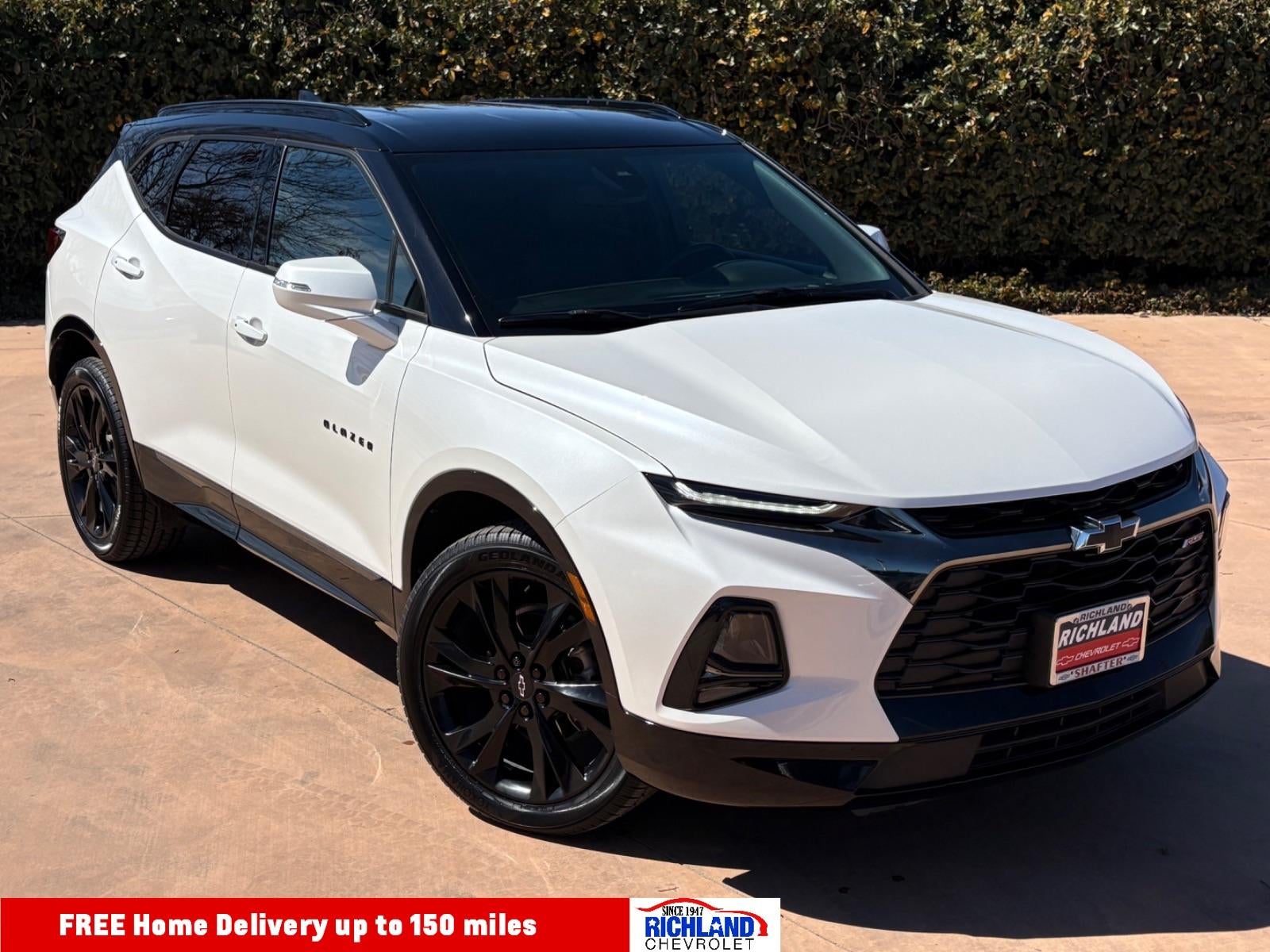 2022 Chevrolet Blazer RS in Iridescent Pearl Tricoat — front three-quarter view